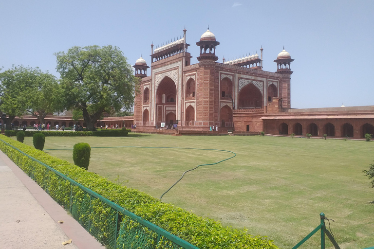 Privétour van dezelfde dag van Mumbai naar Agra met retourvluchtMonument entree+lunch+gids+auto