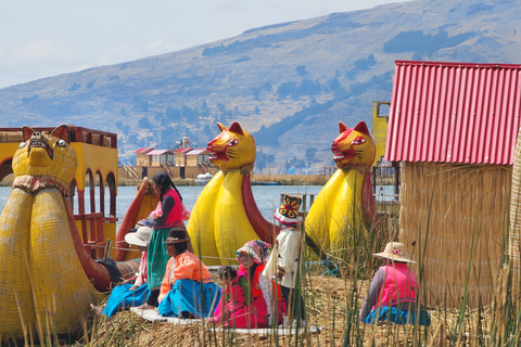 Puno : excursion d&#039;une journée aux îles flottantes d&#039;Uros et à l&#039;île de Taquile