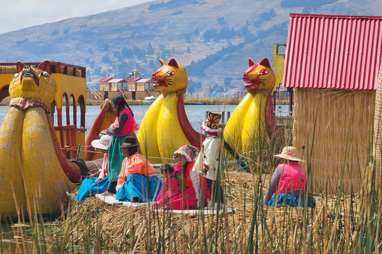 Puno : excursion d&#039;une journée aux îles flottantes d&#039;Uros et à l&#039;île de Taquile