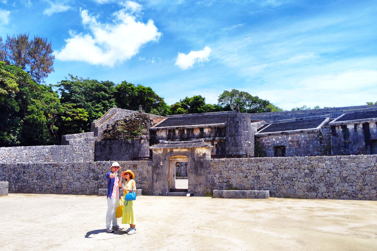 Naha: Shurijo Castle & Tamaudun Guided Walking Tour Morning visit