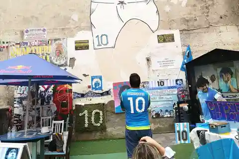 Napoli: Gå i Diego Maradonas fodspor med en lokal
