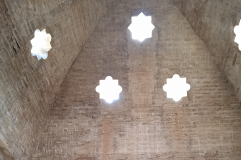 Granada: Alhambra, Alcazaba, and Nasrid Palaces Tour GRANADA. Alhambra with Nasrid palaces, Generalife, Alcazaba