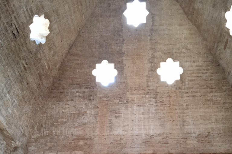 Granada: Alhambra, Alcazaba, and Nasrid Palaces Tour GRANADA. Alhambra with Nasrid palaces, Generalife, Alcazaba