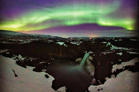 Akureyri : poursuite de l'aurore boréale en Super Jeep