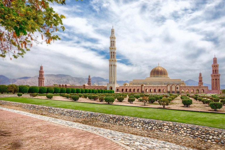 Muscat: Grand Mosque, Sinkhole, & Fins Beach - Romantic Cave