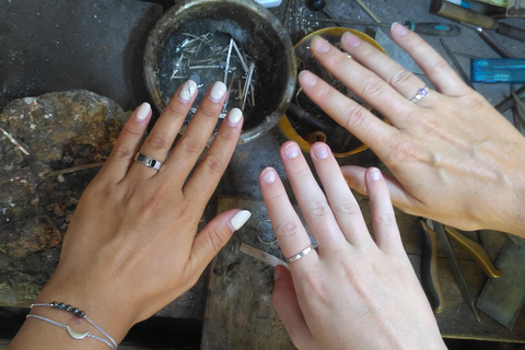 Kotagede: Doświadczenie tworzenia srebra z lokalnym złotnikiem