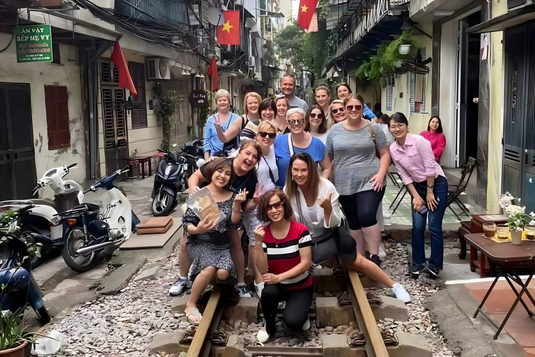 Hanoi’s French Quarter Tour and Train StreetPrivate Tour