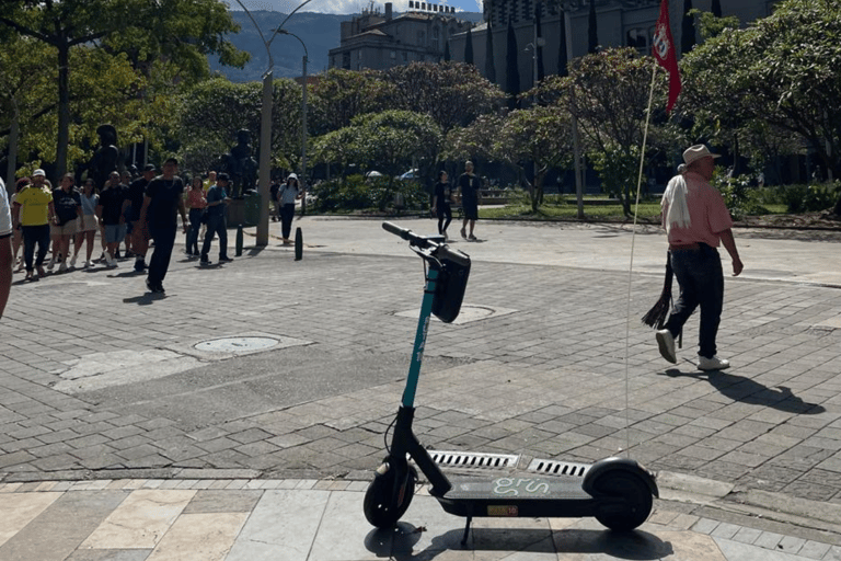 Medellín sur roues : Une aventure culturelle dans le centre-ville