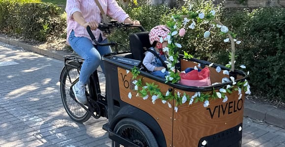 Valencia: Electric Cargo Bike Rental with Helmets