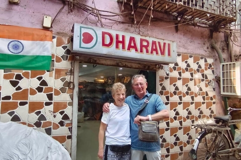Visita privada a los barrios bajos de Dharavi con recogida y entrega en cocheVisita privada a Slumdog Millionaire con recogida y devolución en el hotel