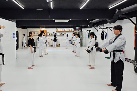 Traditional Taekwondo Lesson in Seoul: From Basic to Combat C. Local Taekwondo