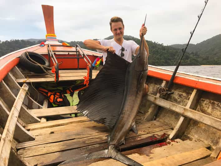 Vertical Jigging & popping Trevally Géant GetYourGuide