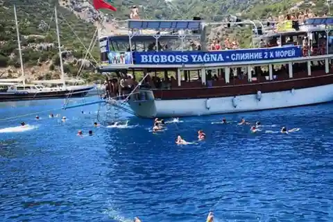 Big Boss Boat Trip Adults Only +16