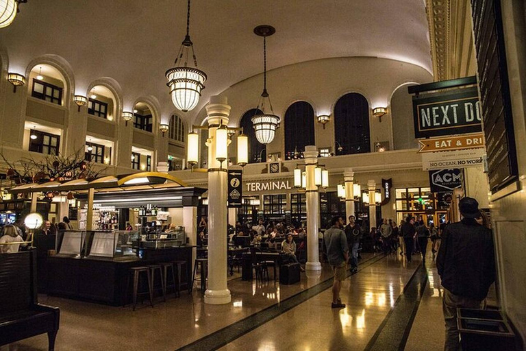 Denver: Haunted Booze and Boos Ghost Walking Tour