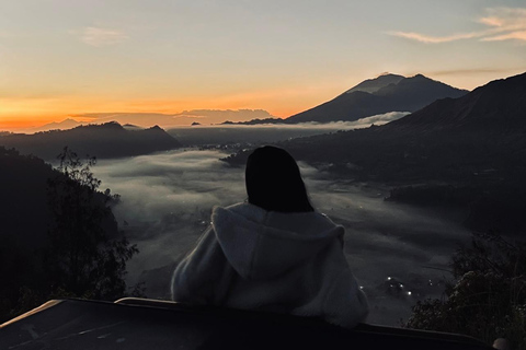 Mount Batur: Sunset/Sunrise 4WD Jeep Tour with PhotographerSunrise Jeep Tour with Transfer From Bali Central area