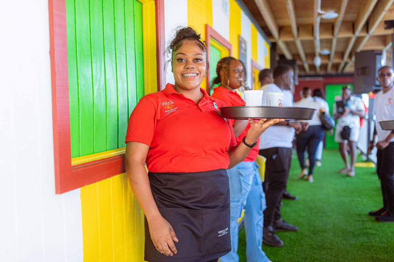 Montego Bay : Poko Loko Floating Bar Island Chill TourMontego Bay : Excursion détente sur l&#039;île du bar flottant Poko Loko