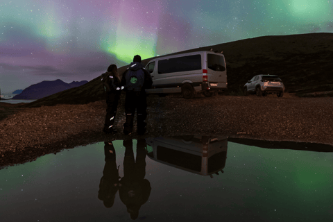 Tromsø: Small-Group Aurora Tour with Free Photos (8 Hours)