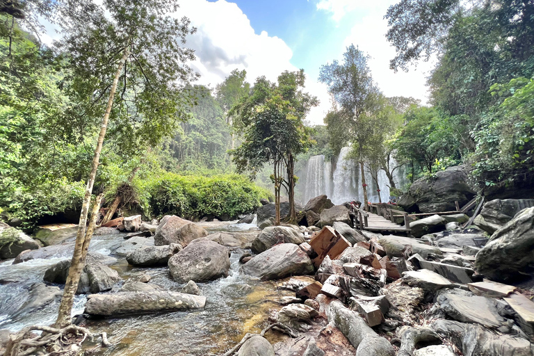 Oude stad (Phnom Kulen) en watervalOude Stad (Phnom Kulen)