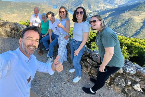 DOURO VALLEY: Premium Wine Tour, guidad kryssning och vingårdslunchPrivat tur