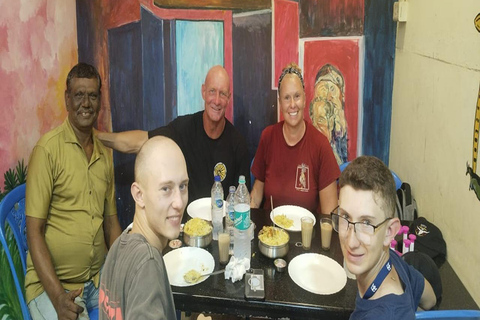 Kochi: Tuk-Tuk-Ausflug mit versteckten SchätzenKochi: Ausflug mit dem Tuk-Tuk zu versteckten Schätzen