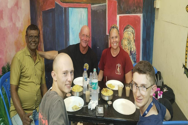 Kochi: Tuk-Tuk-Ausflug mit versteckten SchätzenKochi: Ausflug mit dem Tuk-Tuk zu versteckten Schätzen