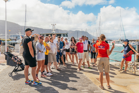 La Graciosa: Eilandcruise met lunch en wateractiviteitenLa Graciosa: luxe catamaranvaart met verse lunch