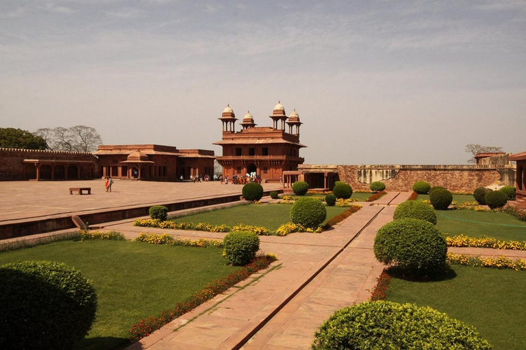 Agra: Visita panorámica de Fatehpur Sikri en coche - Todo incluido