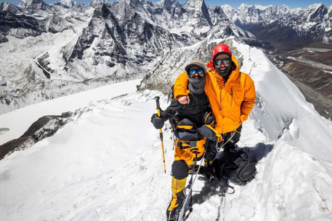 Népal : expédition guidée de 30 jours - Mera, Island et LobucheNépal : Ascension des trois sommets - Mera, Island, ascension de luxe à Labuche.