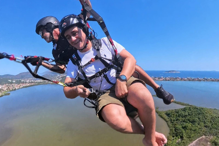 Rio de Janeiro: Tandem Paragliding Flight in the Parque da Cidade (City Park) in Niterói Rio de Janeiro: Tandem Paragliding Flight in Niterói City Park