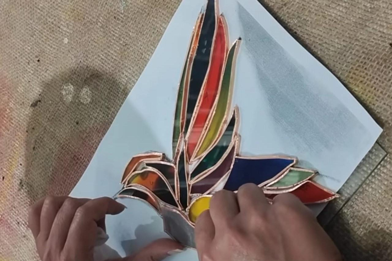 Amman: Stained Glass Workshop with Snacks and Drinks