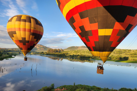 Magaliesburg: Private Hot Air Balloon Experience Magaliesburg: Private Group Hot Air Balloon for 4