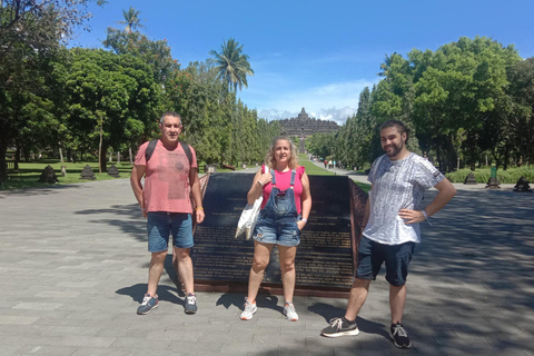 Excursão ao Templo de Borobudur e ao Templo de Prambanan, saindo de Jogjakarta...