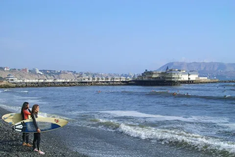 Lima: Passeio de bicicleta e surf pela costa
