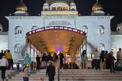 Delhi: Private Evening Tour Of Iconic Sights & Lights Delhi: Evening Tour With Car+Guide+Tickets+Dinner
