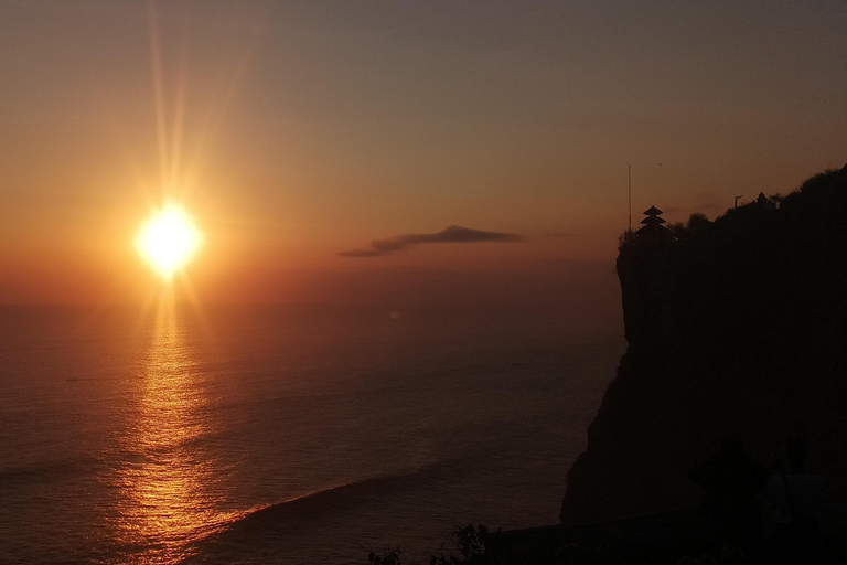 Bali: Full-Day Uluwatu Sunset, GarudaWisnu, Melasti & Kecak Group Tours from UBUD area: UBUD PALACE Meet-Up Guide