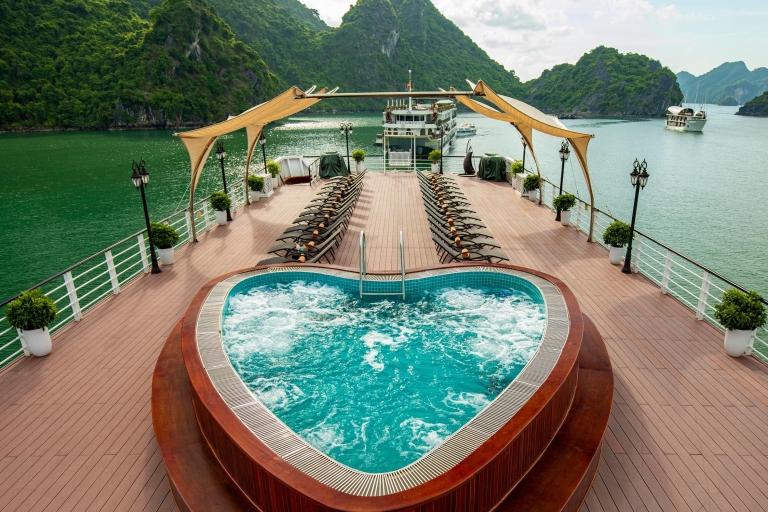 3-Daagse Lan Ha Bay Viet Hai dorp 5 sterren cruiseJunior suites met privébalkon en bad (1e verdieping)