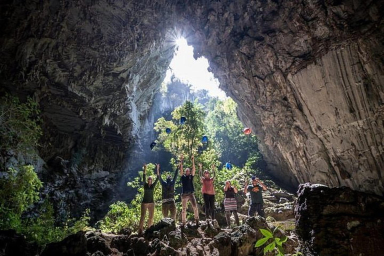 4 dias de passeio de gorila no Ruanda, safari no Lago Kivu e nas grutas.