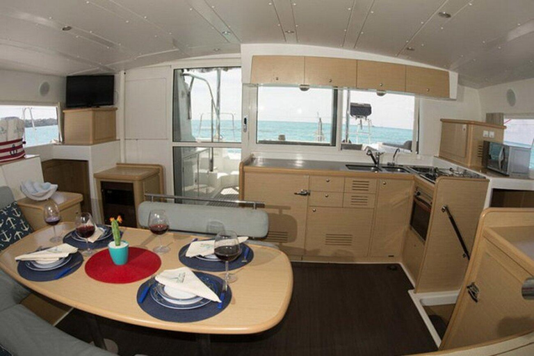 Cancun: Prywatny luksusowy katamaran do Isla Mujeres