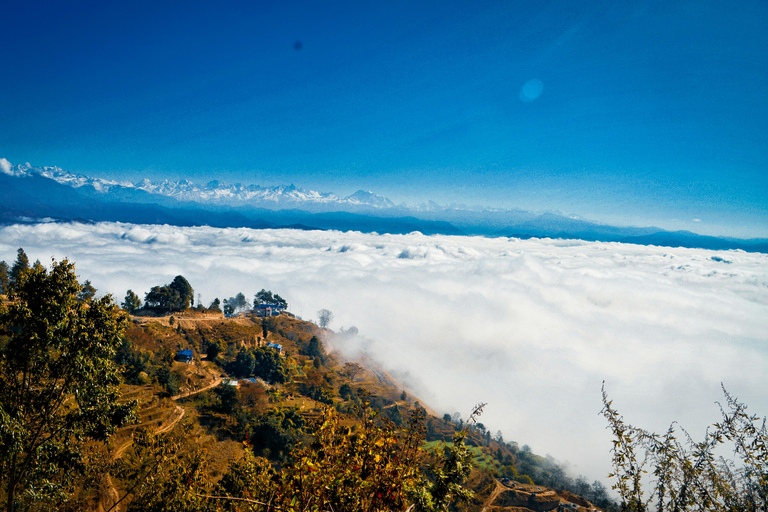 Caminhada em um templo: de Nagarkot a ChanguCaminhada pelo nascer do sol e pelos templos: de Nagarkot a Changu (10 pessoas)