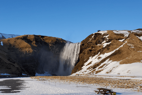 ريكيافيك: الساحل الجنوبي ورحلة المشي لمسافات طويلة عبر نهر سولهايماجوكول الجليدي