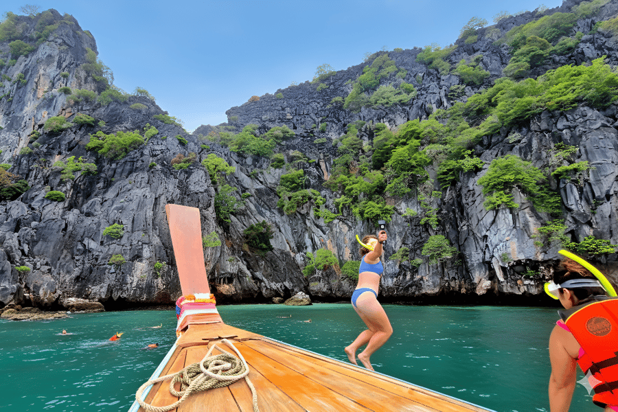 Koh Lanta: 4 Inseln, Smaragdhöhle & Koh Kradan mit dem Longtail. Foto: GetYourGuide Koh Lanta: 4 Inseln, Smaragdhöhle & Koh Kradan mit dem Longtail. Foto: GetYourGuide