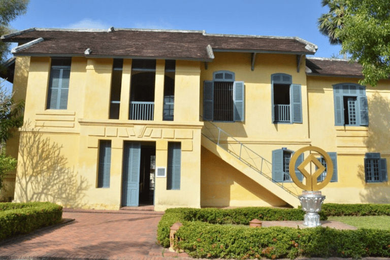 Luang Prabang: Audioguide-Stadtführung im ElektroautoLuang Prabang: Geführte Stadttour mit Audioguide im Elektroauto