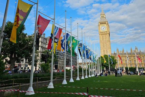 London Buckingham Palace, Big Ben & Westminster Walking Tour London French Calling: Palaces-Parks-Docks & Clocks