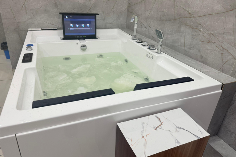 Pokhara: Special sight seeing tour with spa and jacquzi