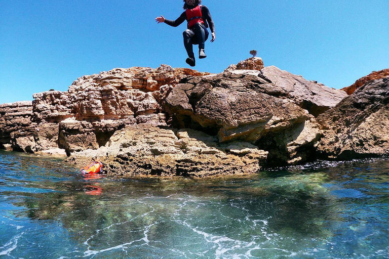 Lagos: Avventura di Coasteering e Snorkeling in Algarve