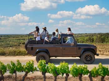 Desde Barcelona: Ruta de los Viñedos del Penedés en 4x4 con Vino y Cava