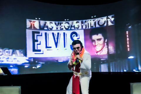 Las Vegas: Elvis Chapel Wedding with Photography Included Elvis Chapel Wedding with Professional Photography Included