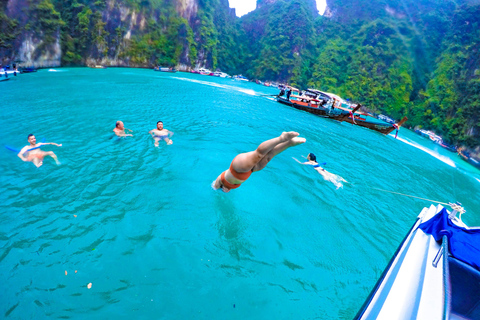 Îles Phi Phi et Bamboo : excursion d'une journée premium avec déjeuner en bord de merPhuket : îles Phi Phi avec déjeuner en bord de mer