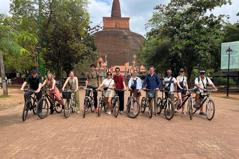 Anuradhapura: Heritage Mountain bike Tour