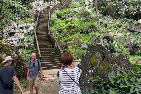 Vang Vieng: Jung Cave, Blue Lagoon 2 & 3 Guided Tour